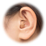 【会話にまぎれた細かな雑音まで抑制して、鮮明な聴こえ】オンキヨー　耳あな型デジタル補聴器　OHS-D31